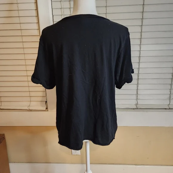 Wild Fable Women's Friends Inspired Disney T-shirt ✨️ - Picture 4 of 8